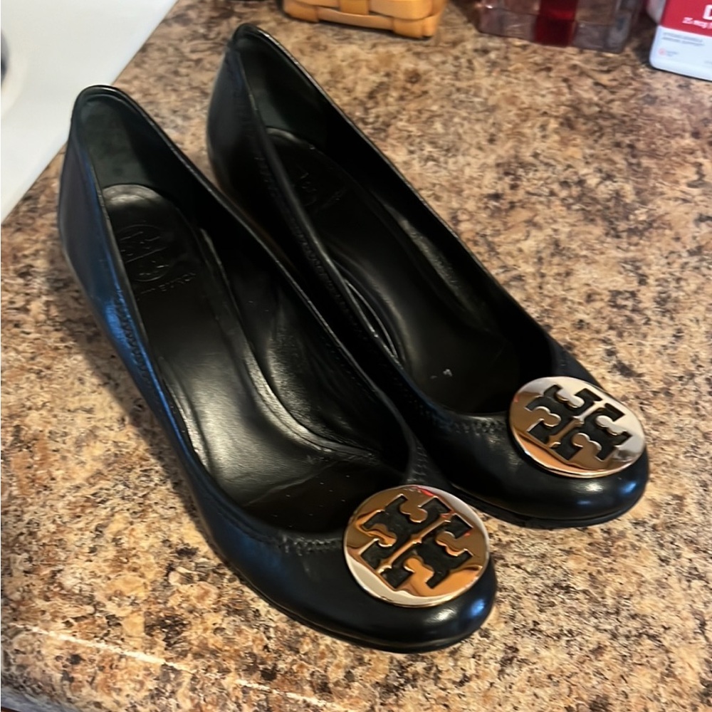 Authentic Tory Burch Black Wedges Size 8.5M Gold Medallion Closed Toe